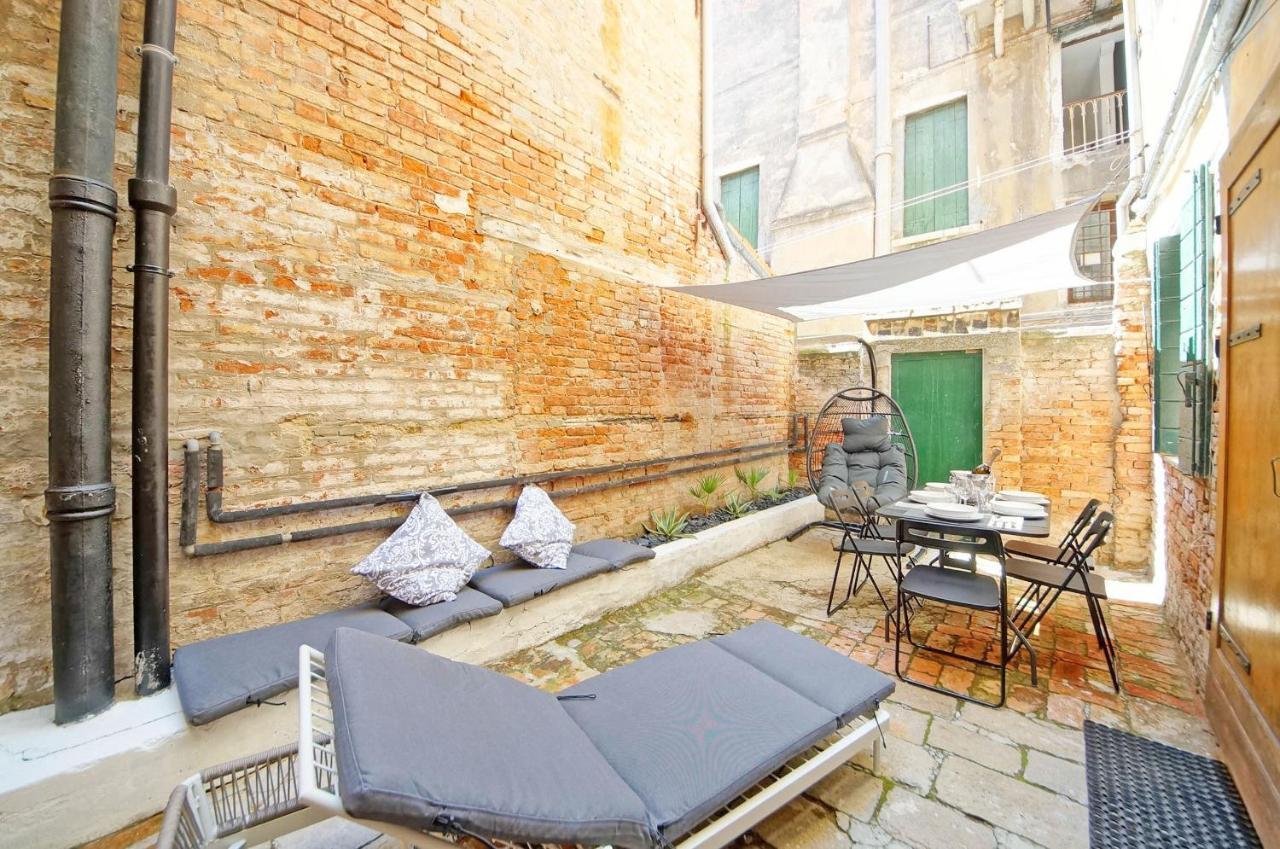 Gondola View Apartment Venice Exterior photo