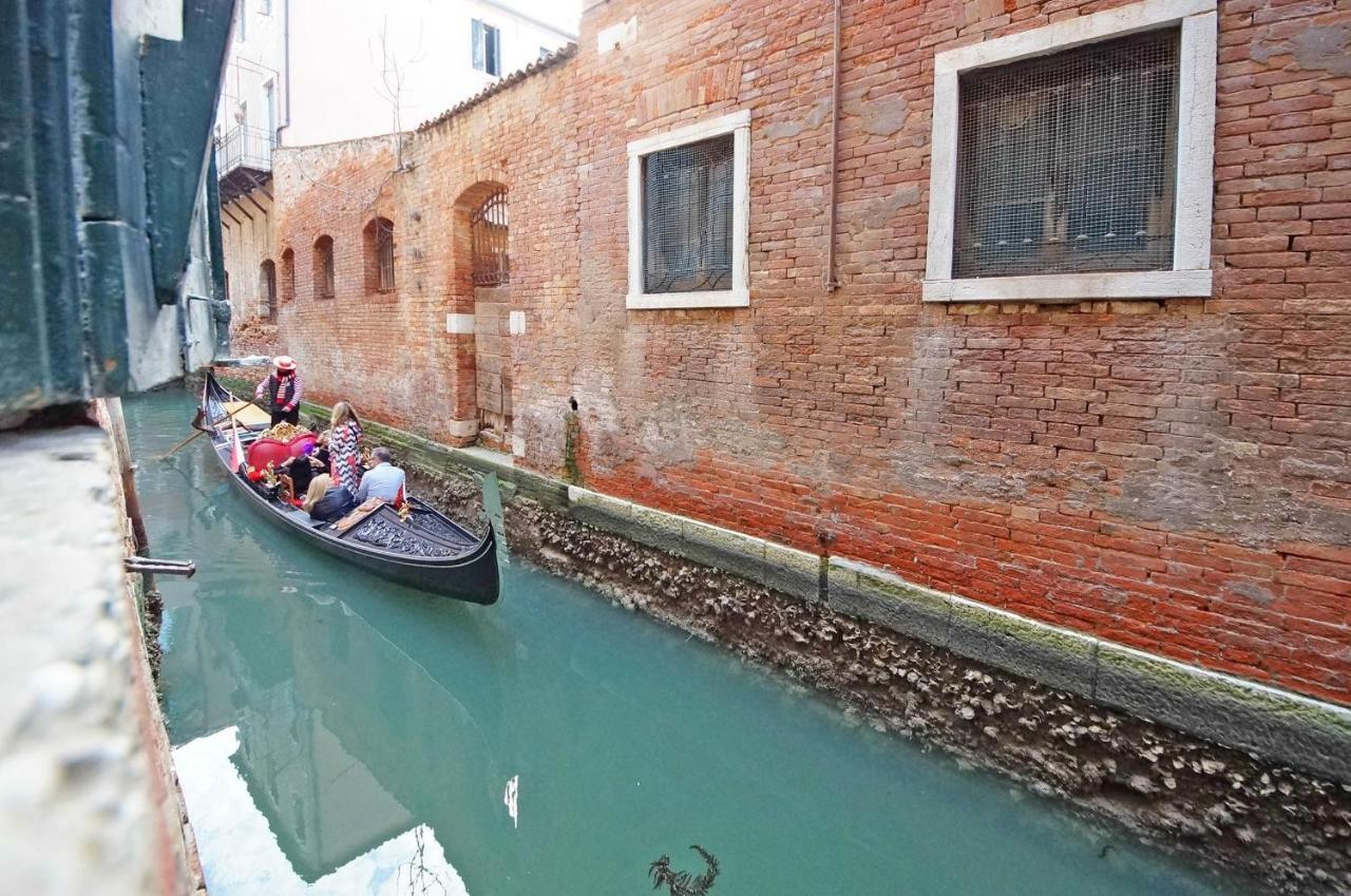 Gondola View Apartment Venice Exterior photo
