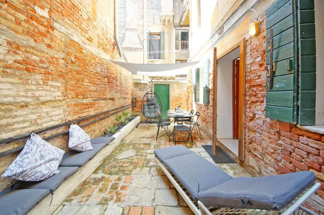 Gondola View Apartment Venice Exterior photo