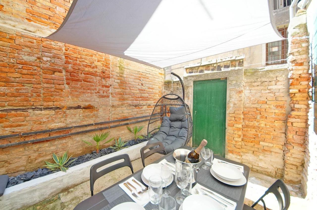 Gondola View Apartment Venice Exterior photo