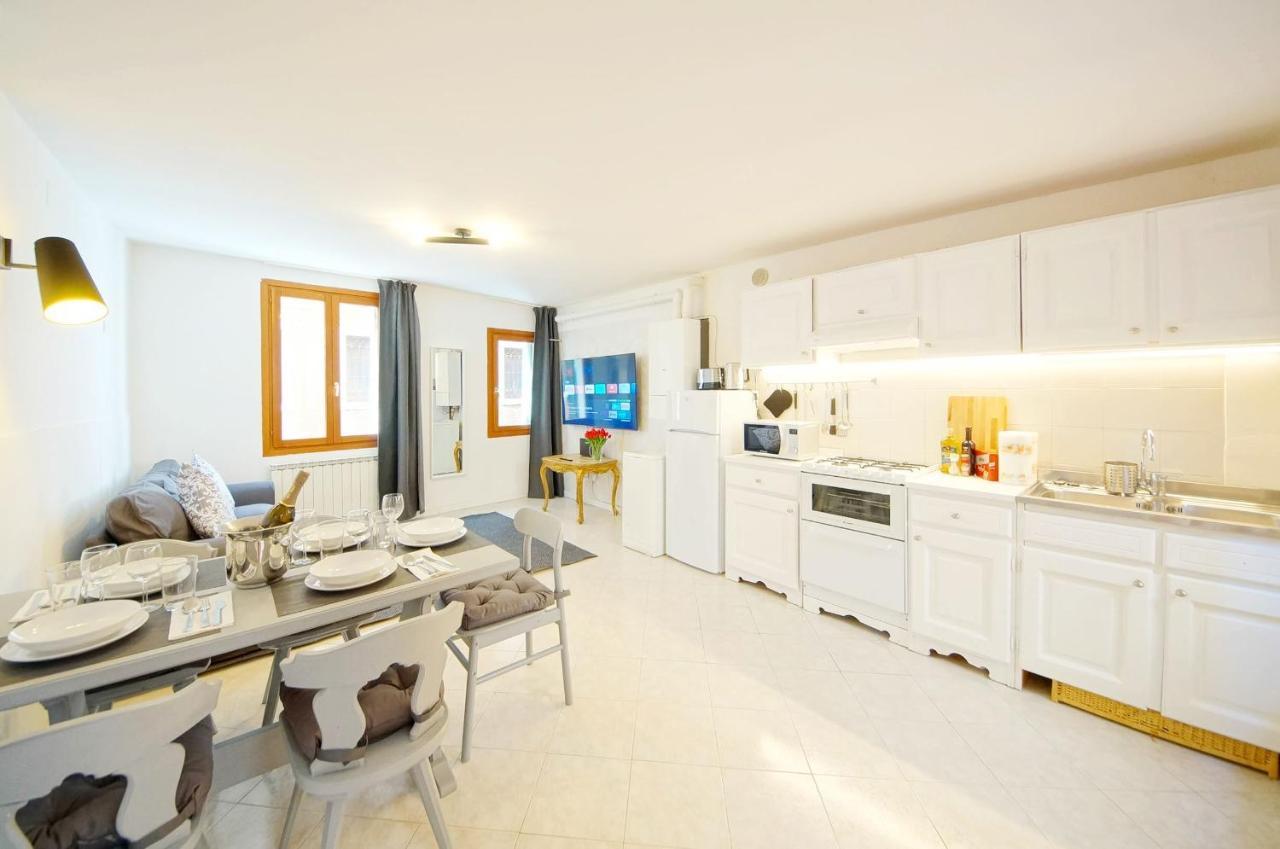Gondola View Apartment Venice Exterior photo