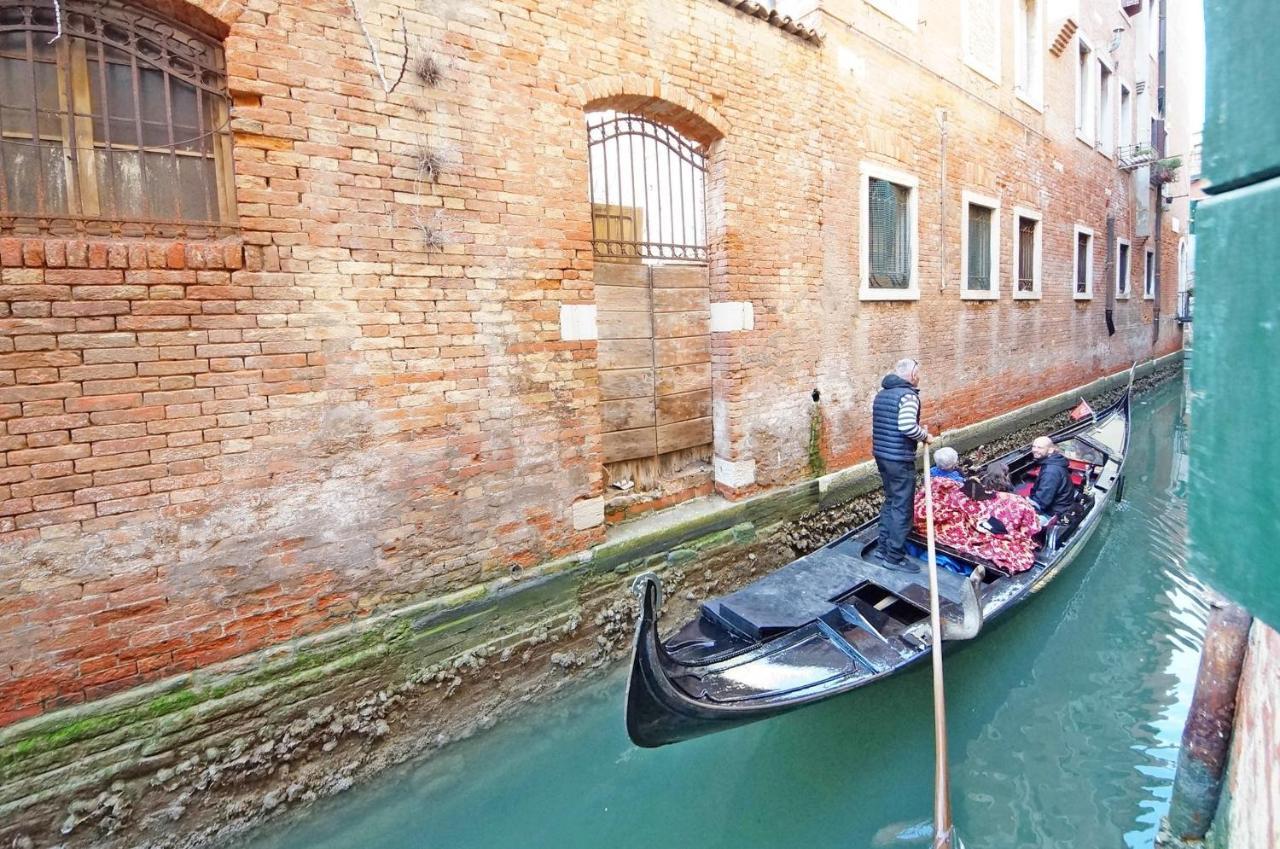 Gondola View Apartment Venice Exterior photo