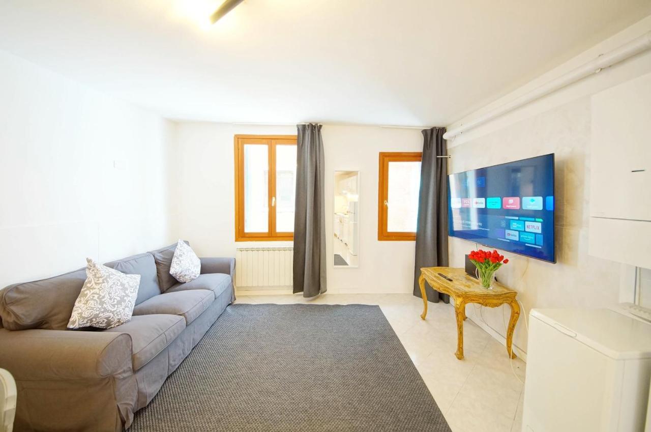 Gondola View Apartment Venice Exterior photo